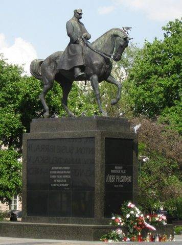pomnik marszałka Józeła Piłsudskiego Lublin