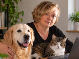 Sylwia Aptacy, autorka serwisu Zwierzęta Informacje, ze zwierzętami